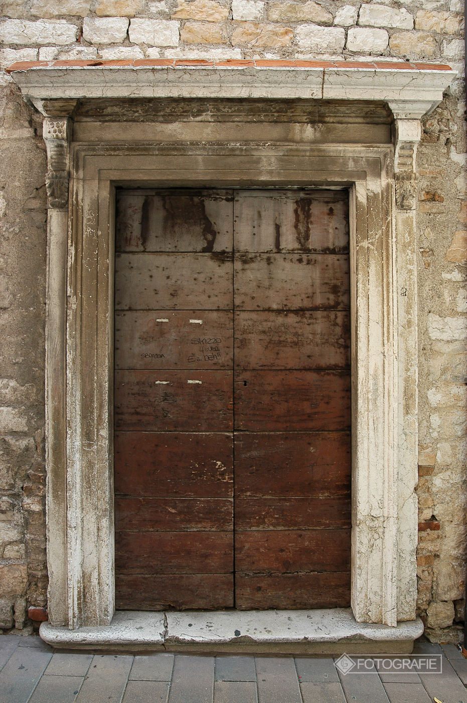 Doors 025