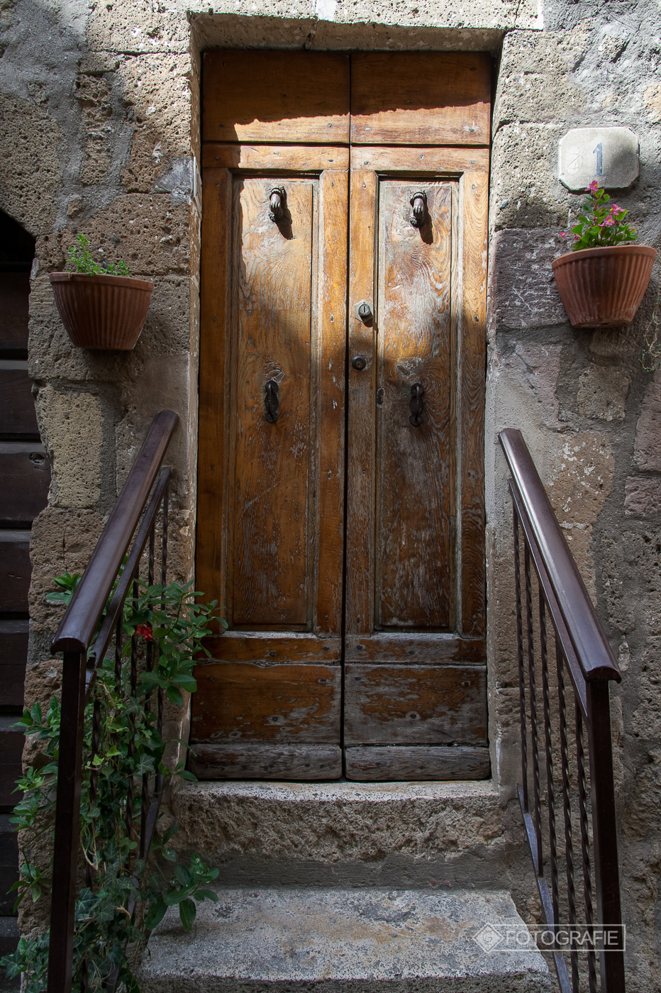 Doors 046